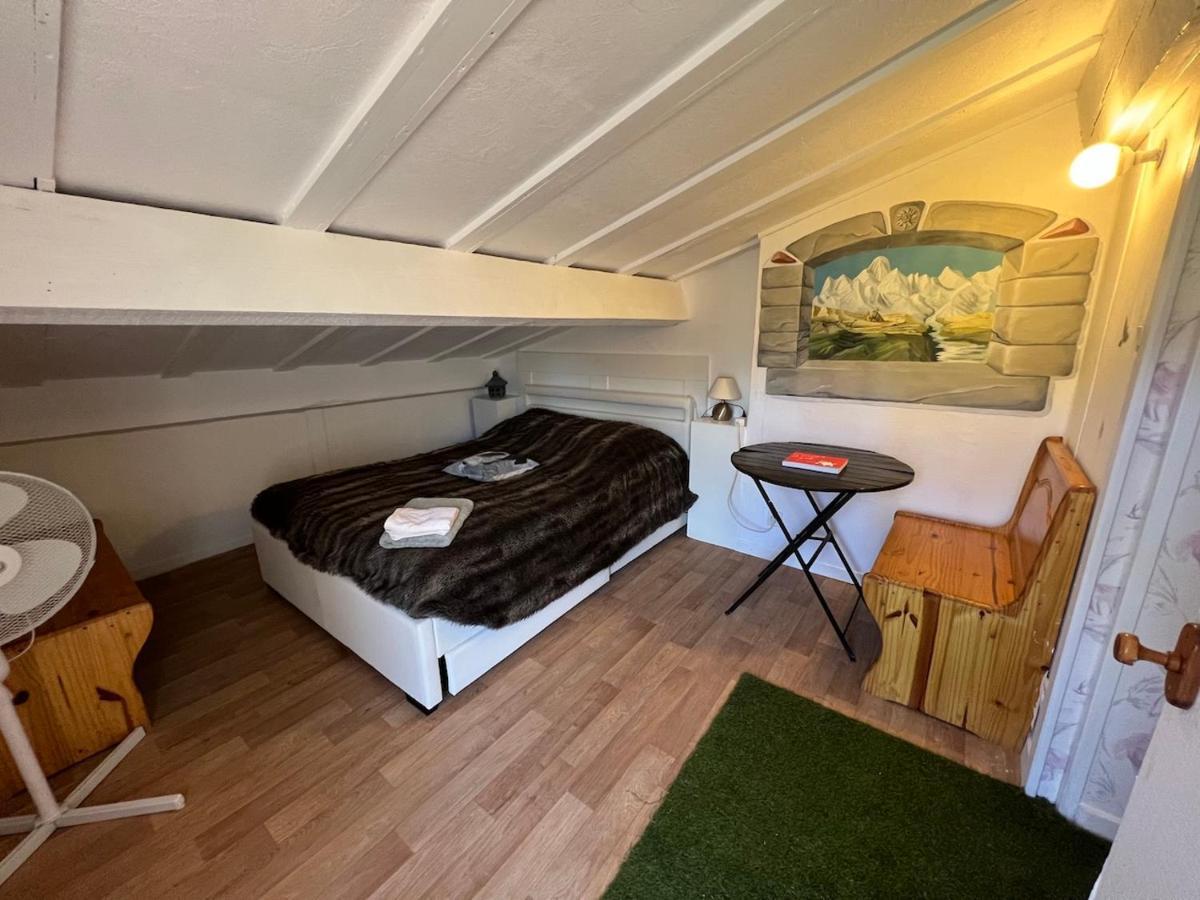 Maison D'Hotes L'Escale Du Loup Blanc Maringes Eksteriør bilde